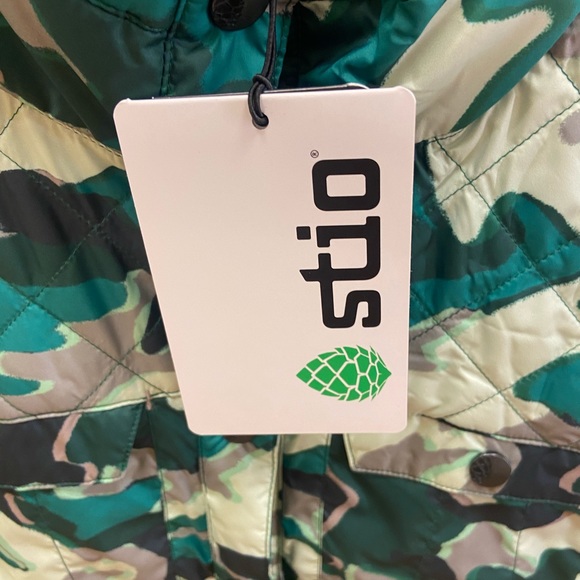 🔖 STIO Women’s Skycrest Insulated Snap Camo Jacket Green Camo - Picture 4 of 14